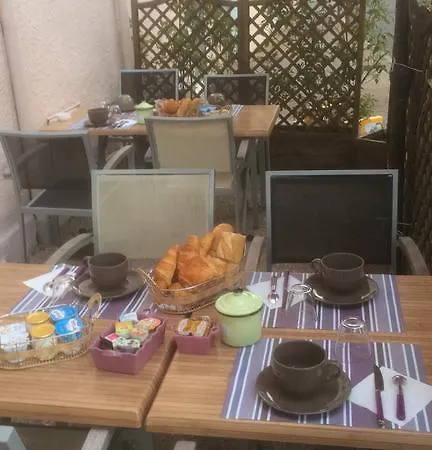 Des Remparts Hotel