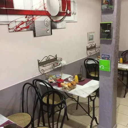 Ξενοδοχείο Des Remparts 2*